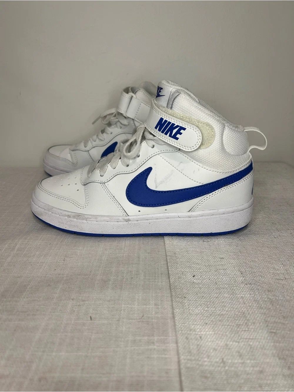 Nike court Burrough mid 2 White and Blue High-Top Sneakers with